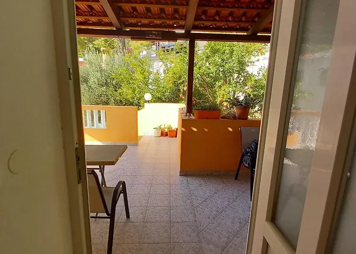Vinko Mljet- One-bedroom With Terrace A4 Apartament