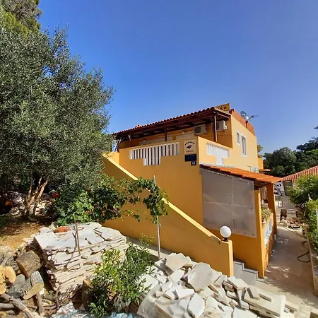 Vinko Mljet- One-bedroom With Terrace A4 דירה *